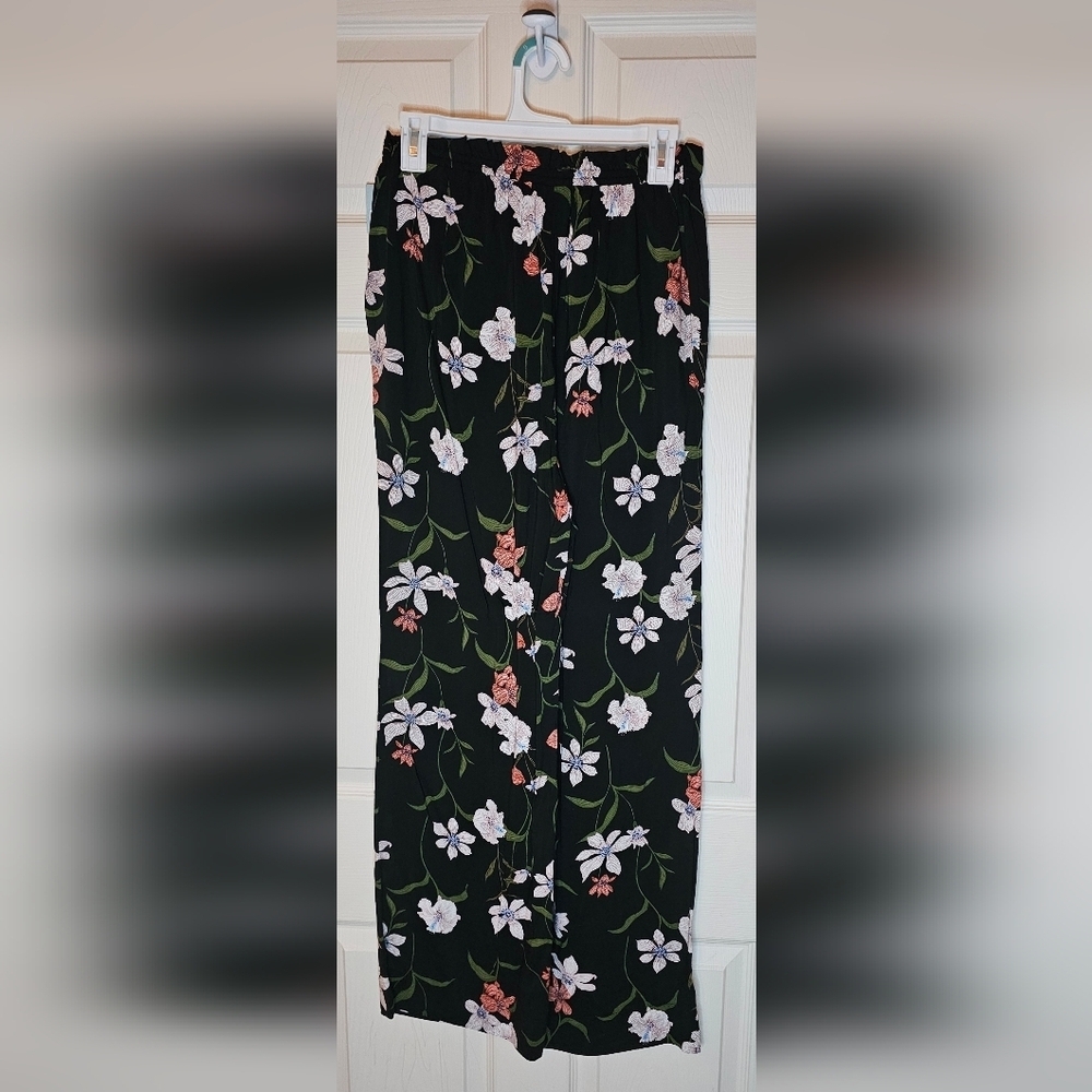 Shade & Shore Black White Floral Ruffle Waist Cover Up Pants - Small (4-6) NWT - Picture 2 of 7